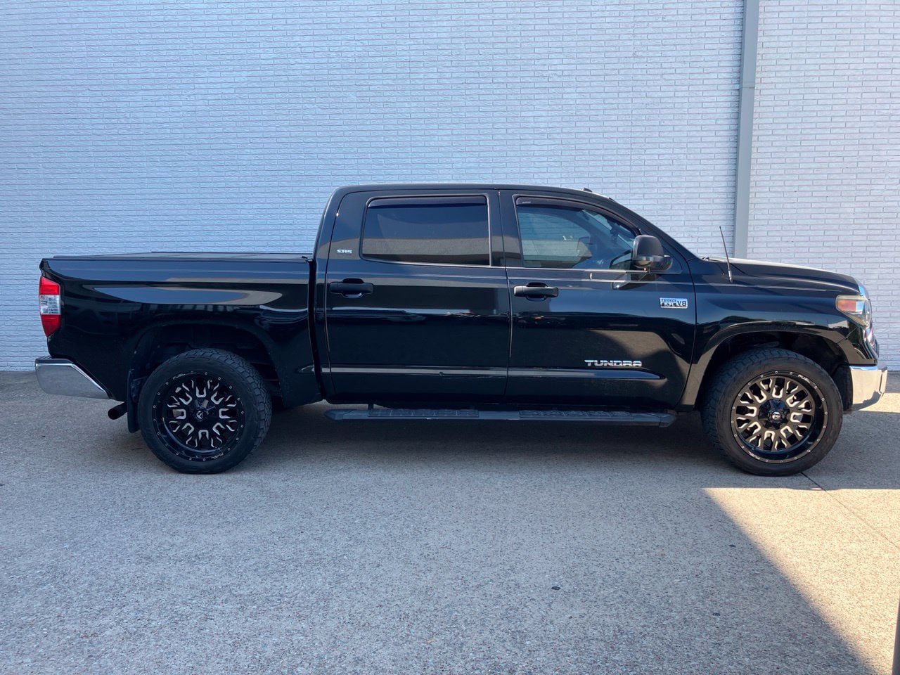 Used 2019 Toyota Tundra SR5 w/ SR5 Upgrade Package RWD image 2