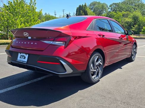 New 2025 Hyundai Elantra Sport image 4