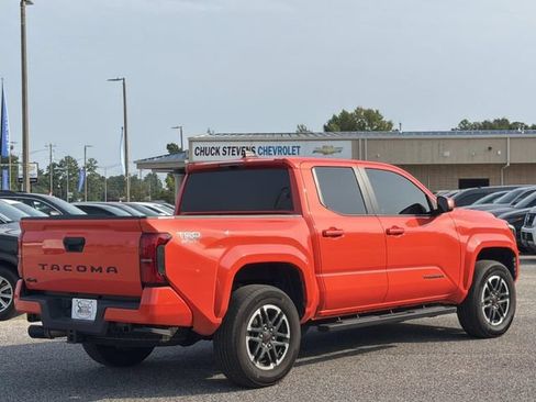 Used 2024 Toyota Tacoma TRD Sport AWD/4WD image 5