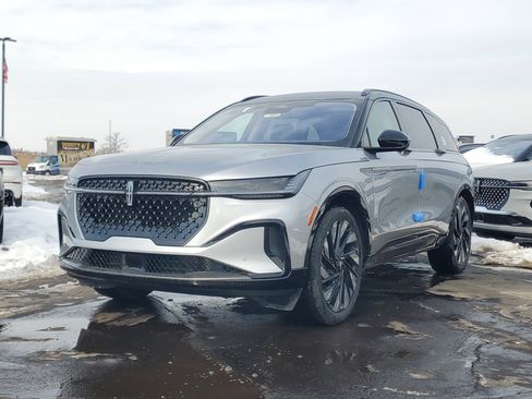 New 2026 Lincoln Nautilus Reserve image 2