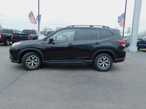 Used 2023 Subaru Forester Premium image 6