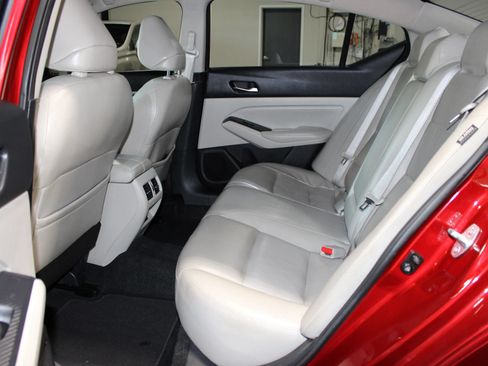 Used 2019 Nissan Altima 2.5 Platinum FWD image 28