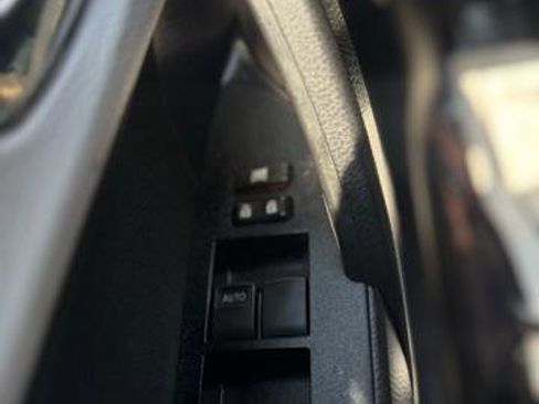 Used 2015 Toyota Corolla LE image 18