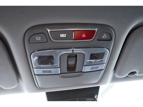 Used 2025 Kia Telluride EX w/ EX Captain's Chair Package FWD image 15