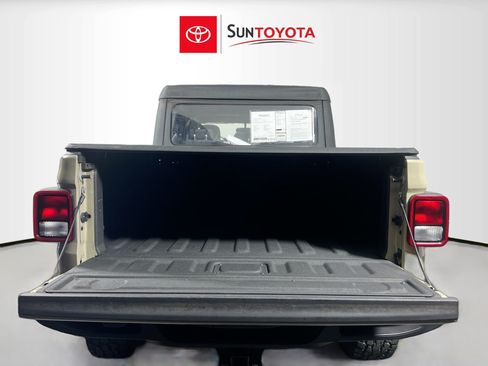 Used 2020 Jeep Gladiator Sport AWD/4WD image 33