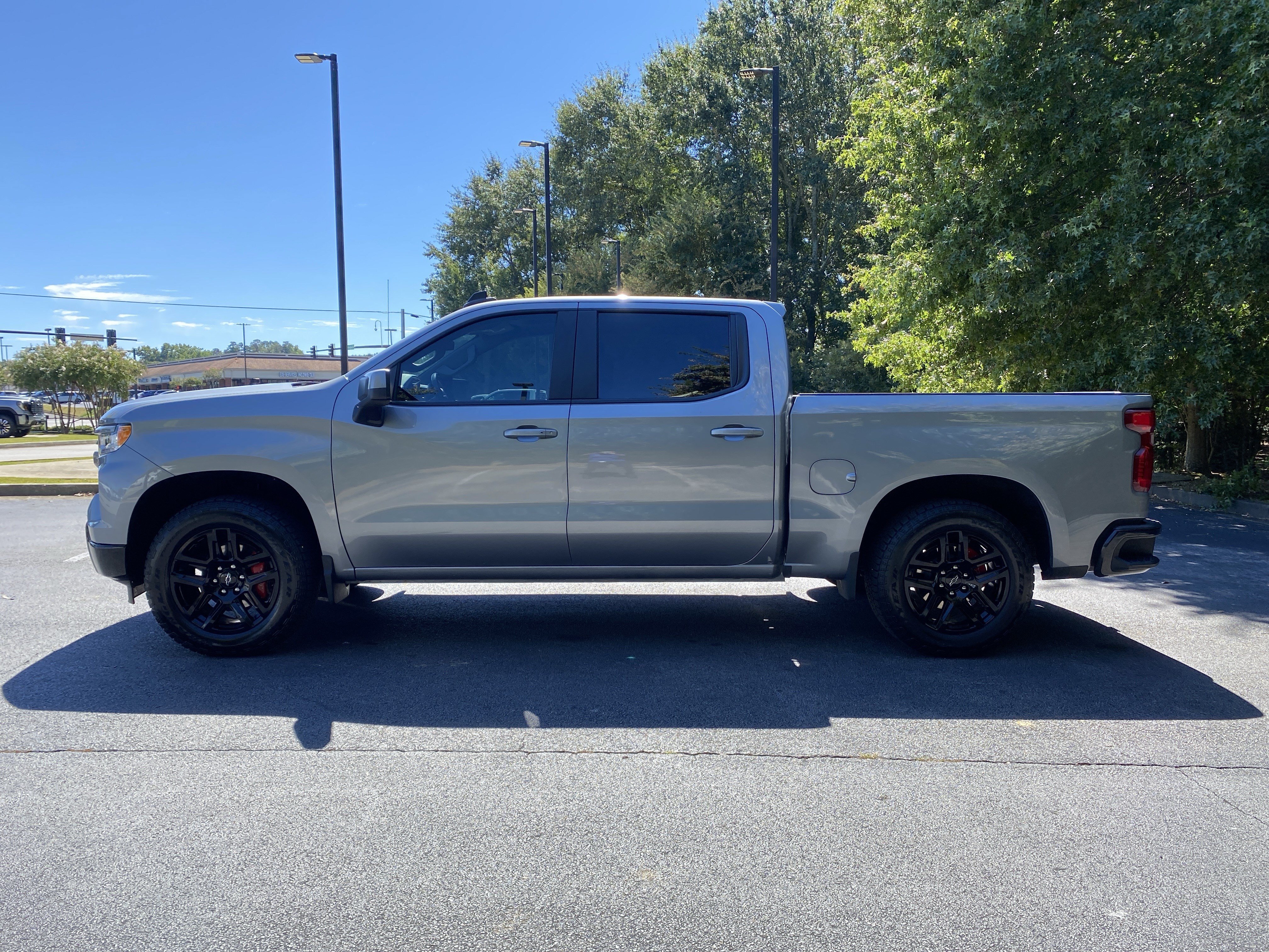 Used 2024 Chevrolet Silverado 1500 LT w/ Convenience Package II RWD image 6