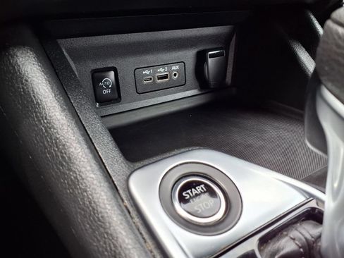 Used 2024 Nissan Sentra SV FWD image 9