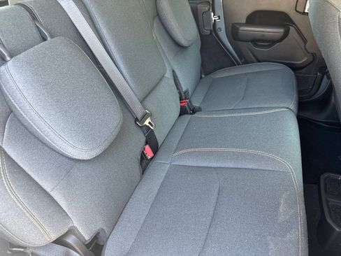 Used 2025 Jeep Wrangler Willys AWD/4WD image 16