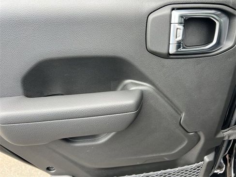 New 2025 Jeep Gladiator Sport image 21