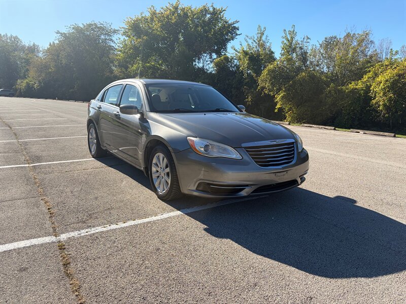 Used 2012 Chrysler 200 Touring w/ Cold Weather Group FWD image 9