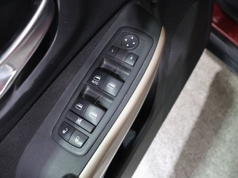 Used 2017 Jeep Cherokee Sport AWD/4WD image 12