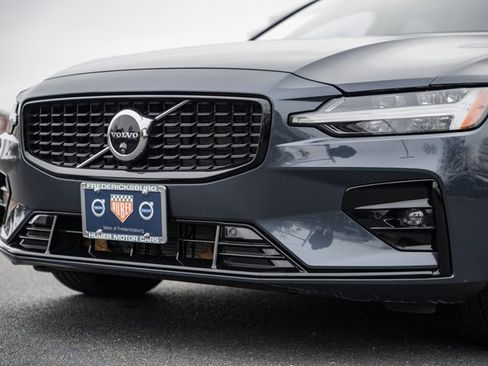 Used 2024 Volvo S60 B5 Plus image 14