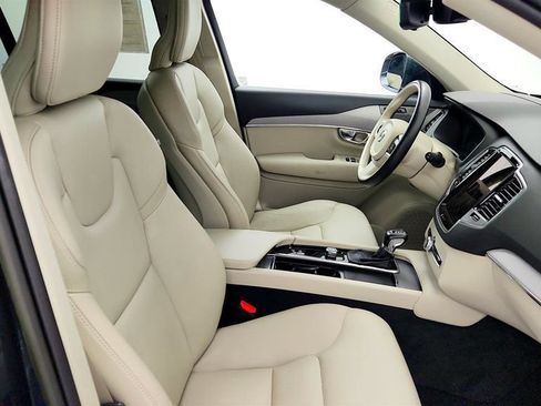 Used 2022 Volvo XC90 T5 Momentum w/ Advanced Package FWD image 24