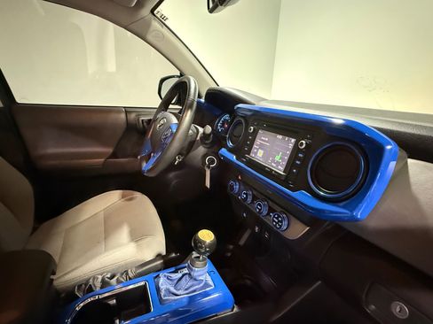 Used 2019 Toyota Tacoma SR5 image 41