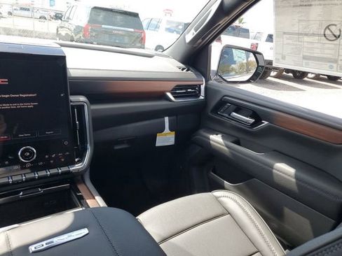 New 2026 GMC Yukon XL Denali w/ Sun & Power Step Package AWD/4WD image 15