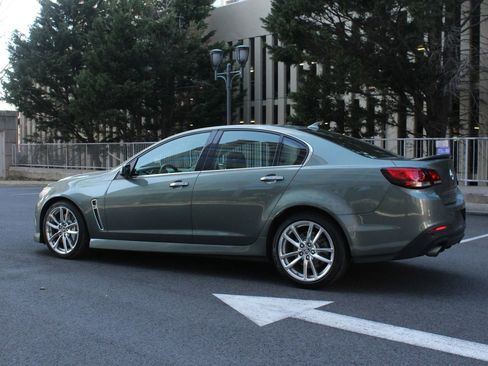 Used 2014 Chevrolet SS RWD image 9