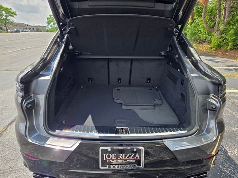 New 2025 Porsche Cayenne GTS image 15