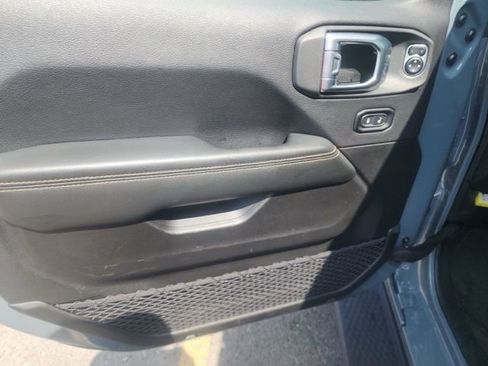 Used 2025 Jeep Wrangler Unlimited Sahara AWD/4WD image 13