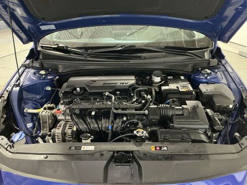 Used 2023 Hyundai Elantra Limited image 35