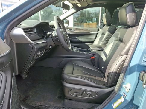 New 2026 Jeep Grand Cherokee Limited image 9