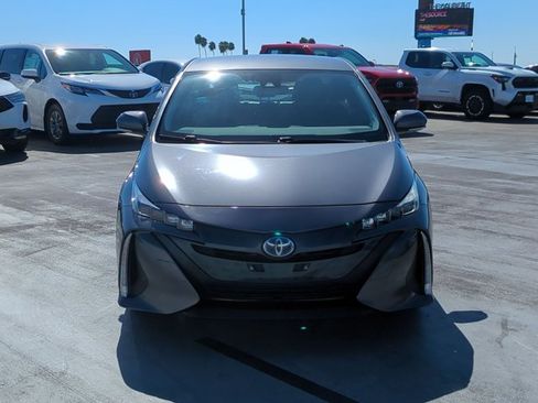 Used 2022 Toyota Prius Prime XLE FWD image 2