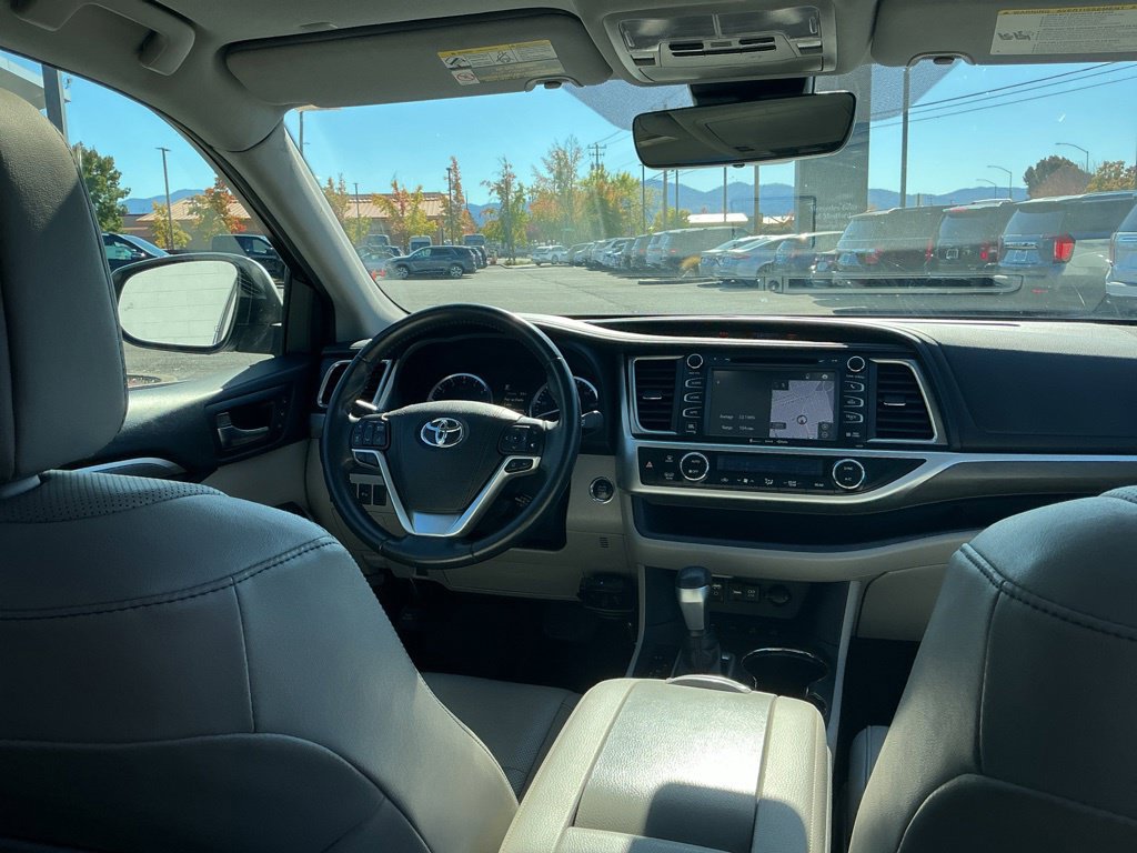 Used 2019 Toyota Highlander Limited AWD/4WD image 30