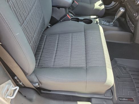 Used 2012 Jeep Wrangler Sport image 12