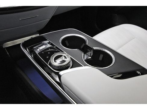 Used 2024 Cadillac Lyriq Sport RWD image 30