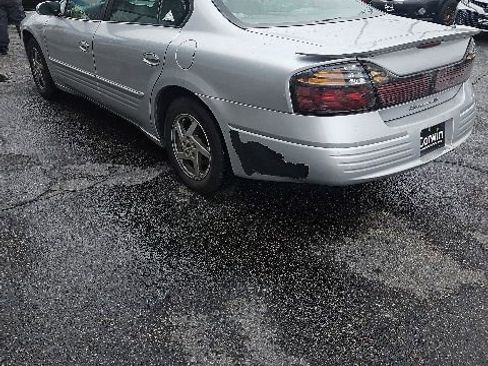 Used 2003 Pontiac Bonneville SE FWD image 5