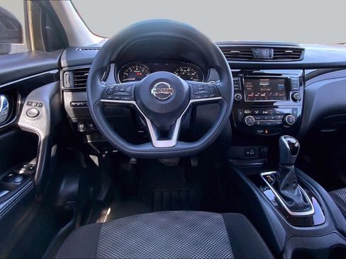 Used 2020 Nissan Rogue Sport SV FWD image 6