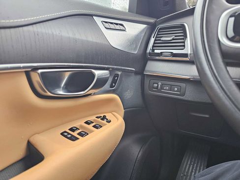 Used 2021 Volvo XC90 T8 Inscription w/ Lounge Package image 23