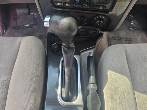 Used 2005 GMC Envoy SLE w/ Sle Preferred Equipment Group RWD image 41