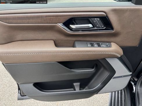 New 2026 GMC Yukon Denali Ultimate AWD/4WD image 25