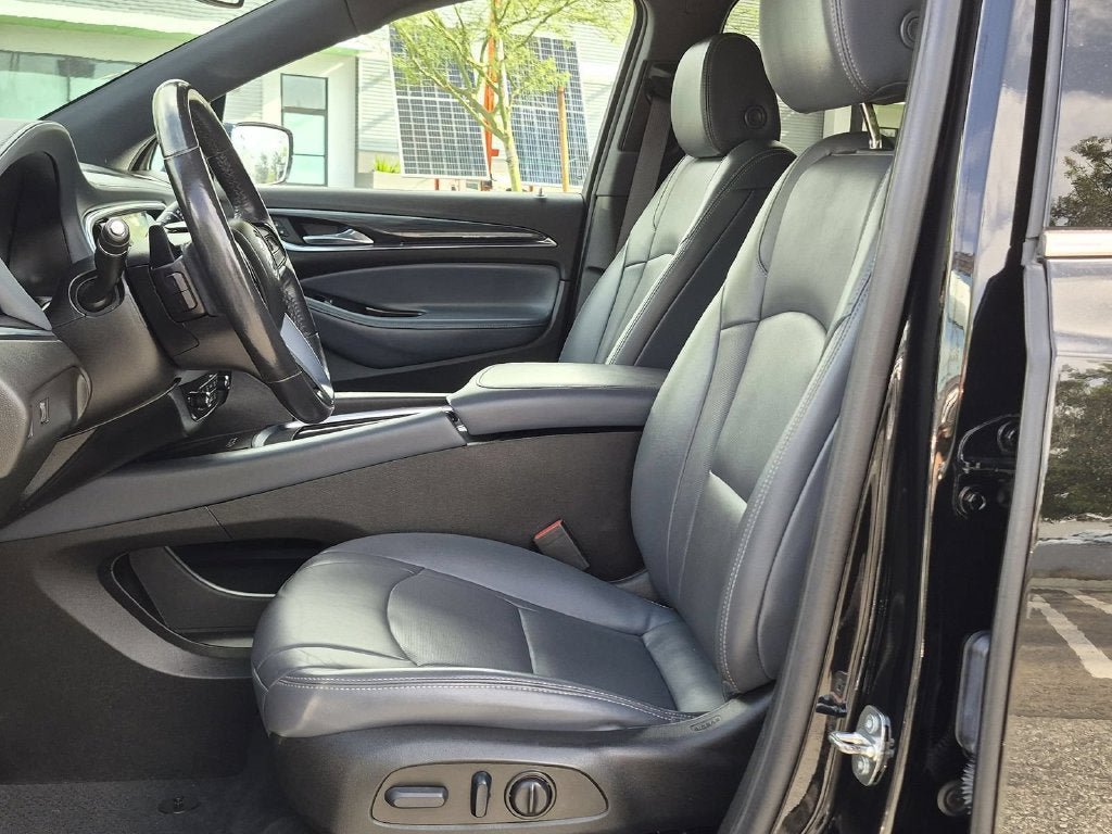 Used 2024 Buick Enclave Essence FWD image 21