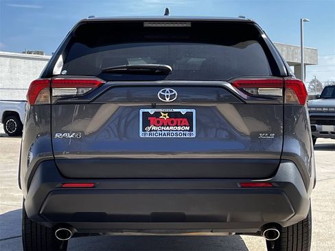 Used 2024 Toyota RAV4 XLE image 5