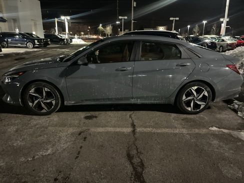 Certified 2023 Hyundai Elantra SEL w/ Convenience Package image 4