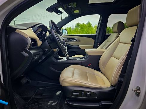 Used 2023 Chevrolet Traverse Premier AWD/4WD image 15