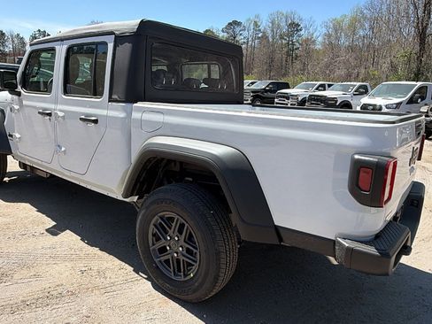 New 2026 Jeep Gladiator Sport image 10