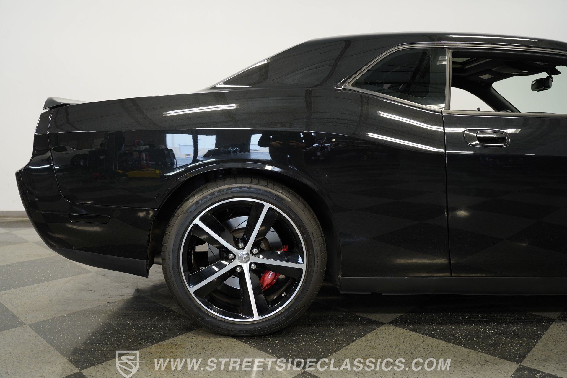 Used 2010 Dodge Challenger SRT8 w/ SRT Option Group II RWD image 32