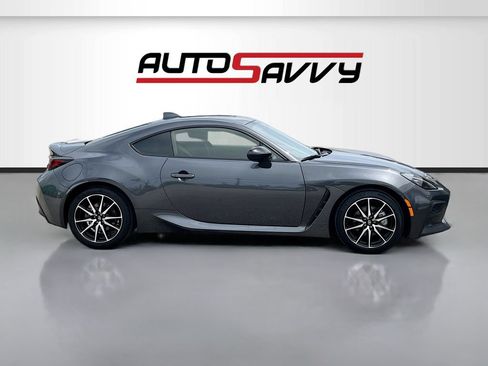 Used 2025 Toyota GR86 w/ ALL Weather Mat Package (TMS) RWD image 8