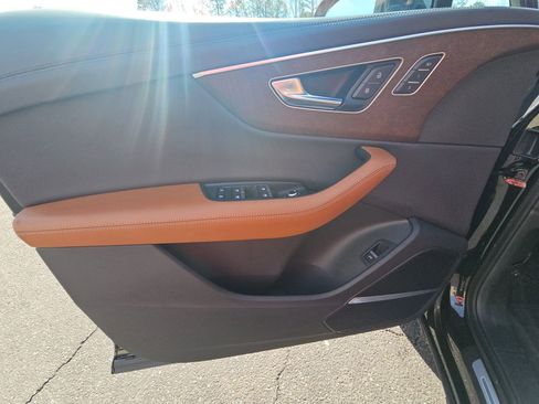 Used 2025 Audi Q7 3.0T Prestige image 16