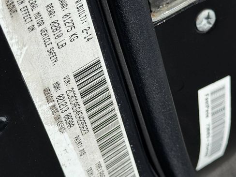 Used 2014 Chrysler 300 C RWD image 16