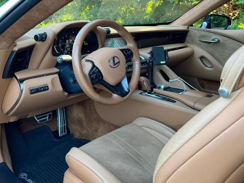 Used 2021 Lexus LC 500 Coupe w/ Performance Package RWD image 10
