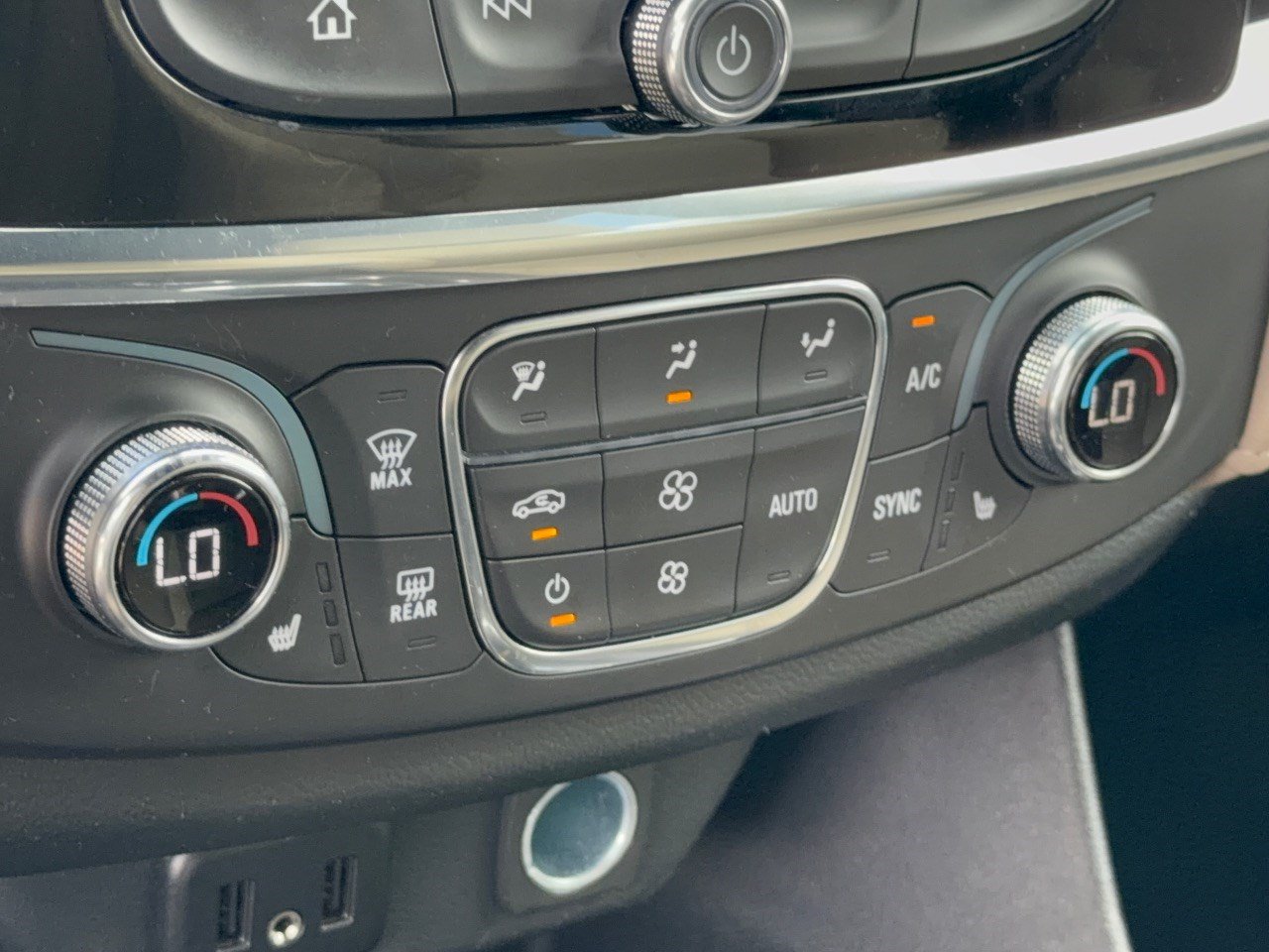 Certified 2023 Chevrolet Traverse LT FWD image 22
