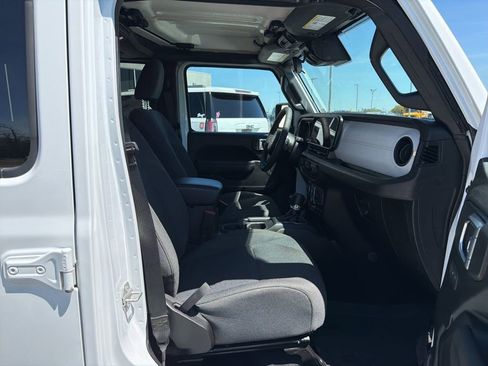 Used 2024 Jeep Wrangler Unlimited Sport AWD/4WD image 21