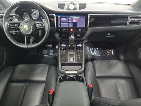 Used 2025 Porsche Macan image 13