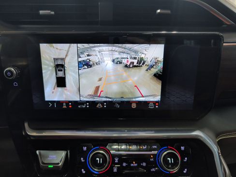 Used 2024 GMC Sierra 2500 Denali Ultimate AWD/4WD image 16