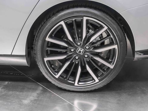 Used 2024 Honda Accord Touring image 9