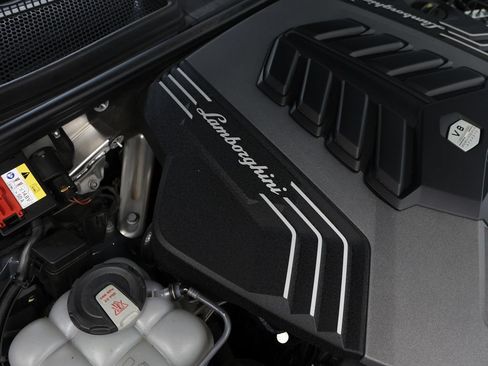 Used 2022 Lamborghini Urus AWD/4WD image 16