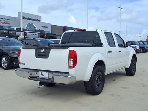 Used 2015 Nissan Frontier S RWD image 6